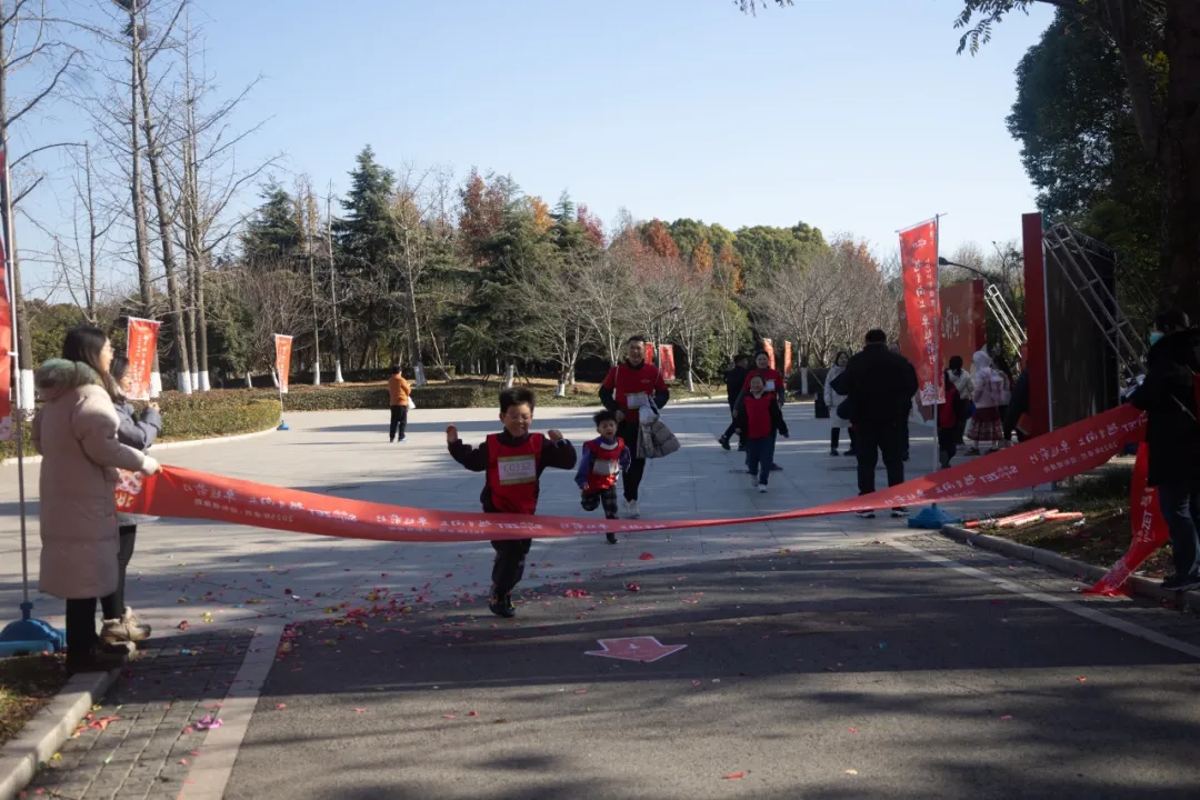 回望2024 启航2025 | 豪门国际2025年度战略年会顺利召开 回望2024 启航2025 | 豪门国际2025年度战略年会顺利召开